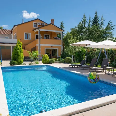 Gracia With Private Pool, Billiards And Play Area Willa *