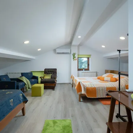 Gracia With Private Pool, Billiards And Play Area Willa