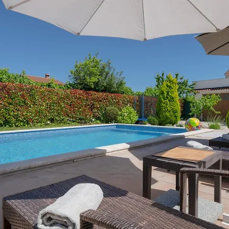 Gracia With Private Pool, Billiards And Play Area Gračišće