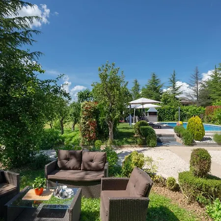 Gracia With Private Pool, Billiards And Play Area *