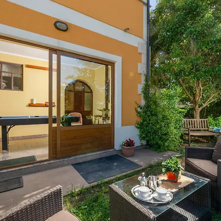 Willa Gracia With Private Pool, Billiards And Play Area Gračišće