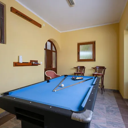 Gracia With Private Pool, Billiards And Play Area Willa Gračišće