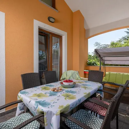 Gracia With Private Pool, Billiards And Play Area