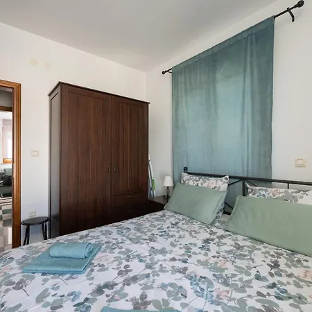 Gracia With Private Pool, Billiards And Play Area *