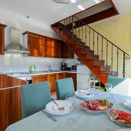 Willa Gracia With Private Pool, Billiards And Play Area *