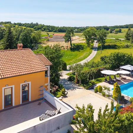 Gracia With Private Pool, Billiards And Play Area Gračišće